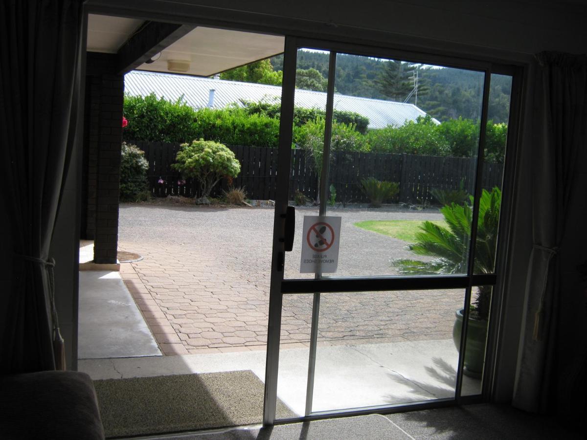 Harbour Inn Whangamata Exterior photo